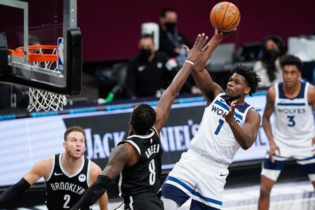 书写NBA新纪录！詹姆斯父子同时登场创造历史