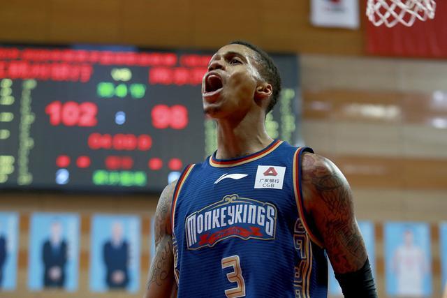 字母哥36+16雄鹿力克老鹰 鹈鹕负绿军排名告急