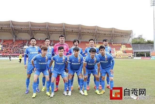 库里39分汤神对阵老东家22分 勇士险胜独行侠